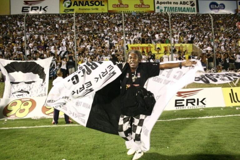 Morre, aos 82 anos, Dudé, torcedor símbolo do ABC Foto: Júnior Santos