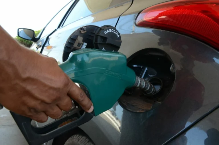 Refinaria do RN reduz preço da gasolina pela segunda semana consecutiva; confira