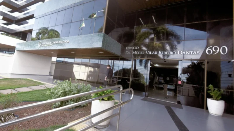 Saúde e educação são áreas com mais acúmulos ilegais de cargos, afirma TCE