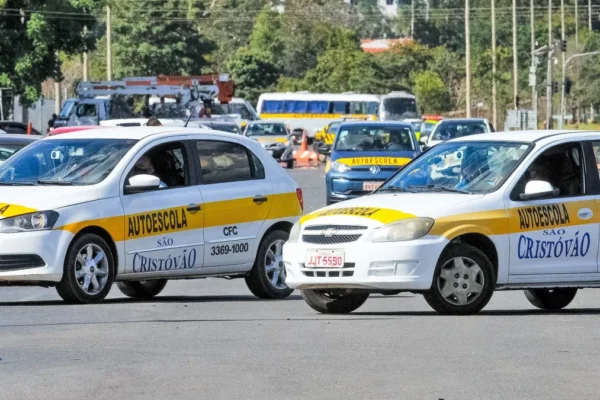Fim da obrigatoriedade da autoescola deve gerar economia de R$ 9 bi ao ano